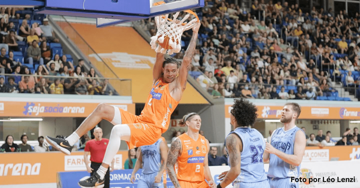 Foto do time de basquete de São José dos Campos | Foto por Léo Lenzi